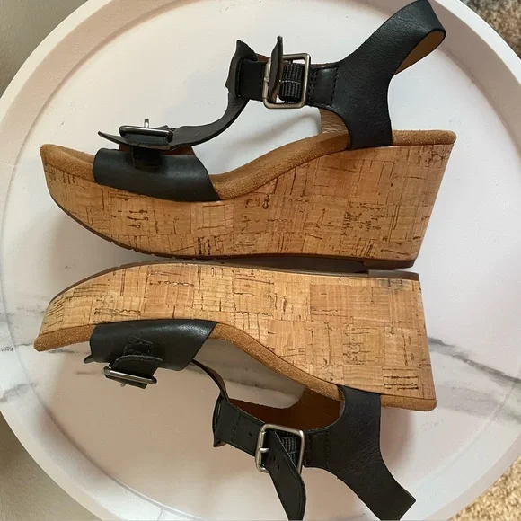 Clarks Artisan Black Leather Wedge Sandals with Buckle Straps - Picture 5 of 15